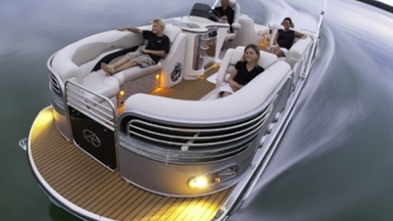 Avalon Ambassador 27: Pontoon Boat Goes Art Deco