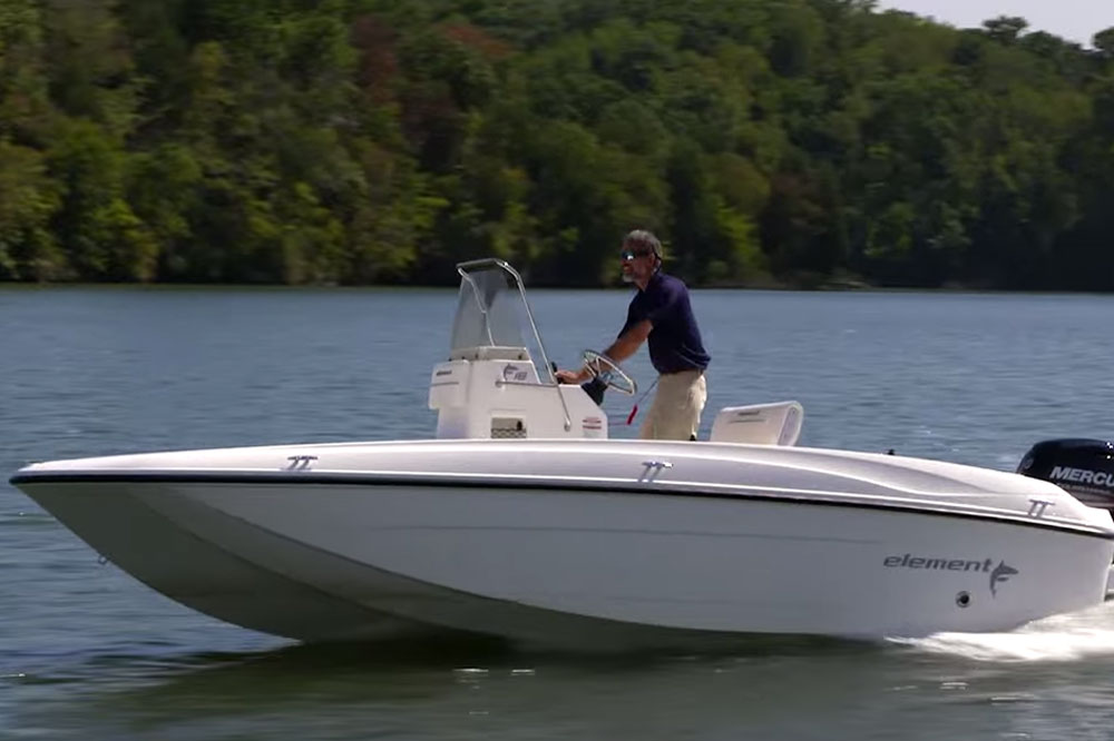 Bayliner Element F18: Video Boat Review